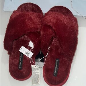 Banana Republic Women's Plush Burgundy Slippers